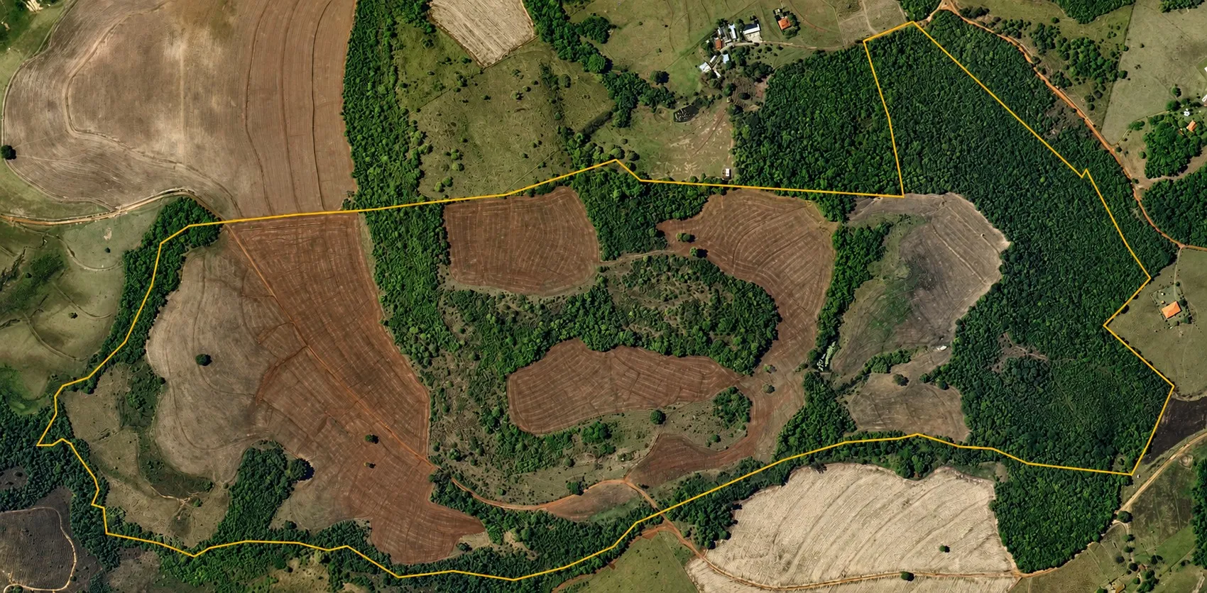 Imagem aérea do Sítio Monte Alto com o perímetro da propriedade demarcado
